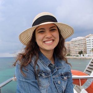 Meet your Posher, Aynsley